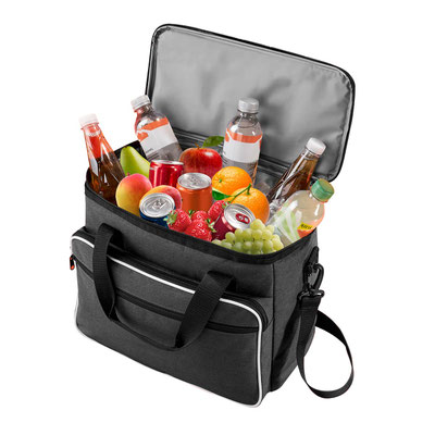 Código  SIN 283  LONCHERA ALTIMA  Interior plastificado. Bolsa principal, doble bolsa frontal con cierre y correa ajustable.   Material:   Poliéster  - Tamaño:  38 x 29 x 22 cm