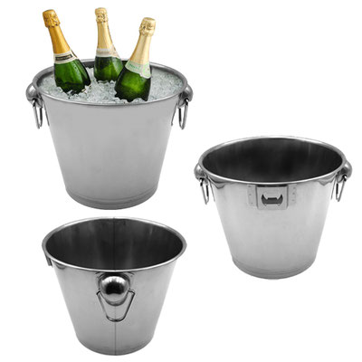 Código HO 035 CHANDON Hielera de acero inoxidable en forma de cubeta con asas y destapador. Material: Acero Inoxidable Capacidad: 5 lt.  Medidas del producto Alto: 18.0 cm. Ancho: 22.5 cm.