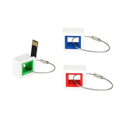 Código  USB 028   USB USB Llavero. Incluye caja individual.   Material:  Plástico.      Tamaño: 3.1 x 3.1 cm. Capacidad 4 GB