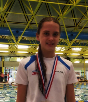 Joelle holt sich zweimal Silber (400F & 200R) und einmal Bronze (100R) in Warendorf