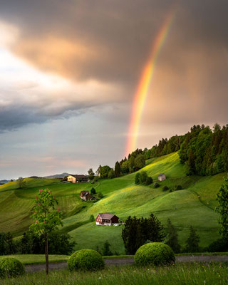 Regenbogen-Gewitterstimmung Schwellbrunn