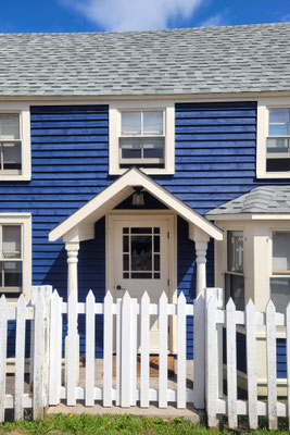 liebevoll restaurierte Häuschen - zum Großteil Sommerdomizile