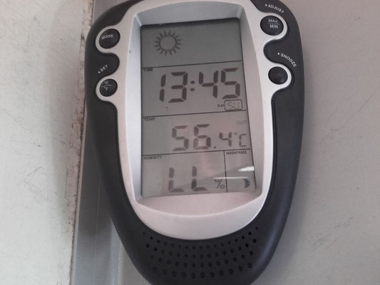 Temperatur auf unserem Dach, drinnen nicht viel kühler