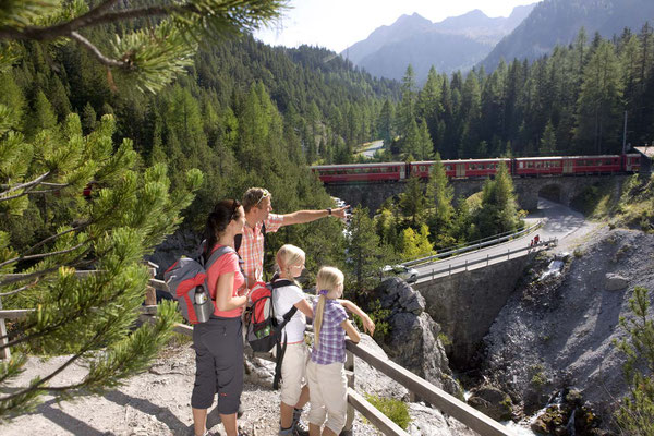Welterbe Räthische Bahn, Weitwanderung Via Albula und Bernina