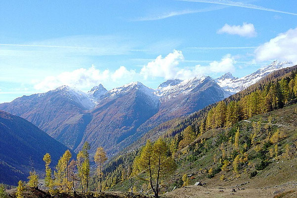 Weitwandern ohne Gepäck vom Berner Oberland ins Wallis: Lötschental