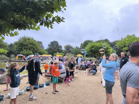 Musik & Fun vor der Pyramide 