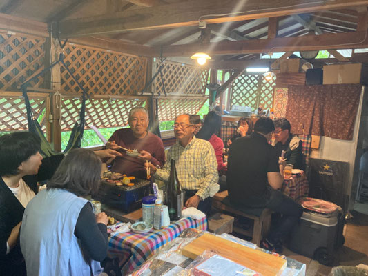 囲炉裏席(中)