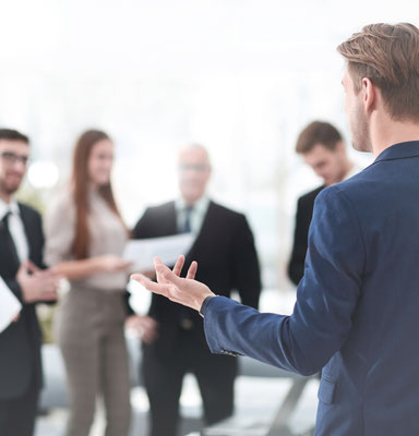 Für Ihr Change Management erarbeiten wir ein Umsetzungskonzept und stimmen die Führungsmannschaft darauf ein. 