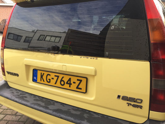 volvo 850 T-5R cream yellow