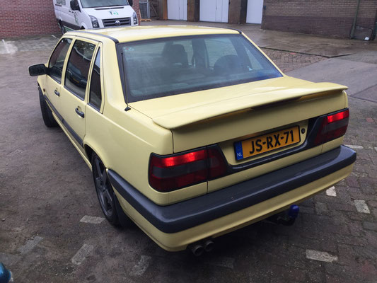 Volvo 850 T5R cream yellow