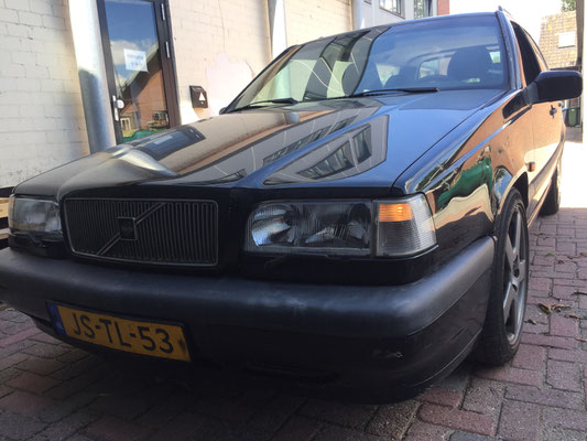 Volvo 850 T-5R zwart