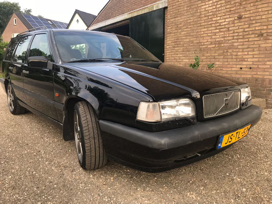 Volvo 850 T-5R zwart