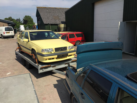 Volvo 850 T5R cream yellow