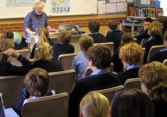 Author and storyteller Harald Juengst, telling some Australian kids humorous Donegal stories from his double CD Audiobook "My Green Heartbeat"