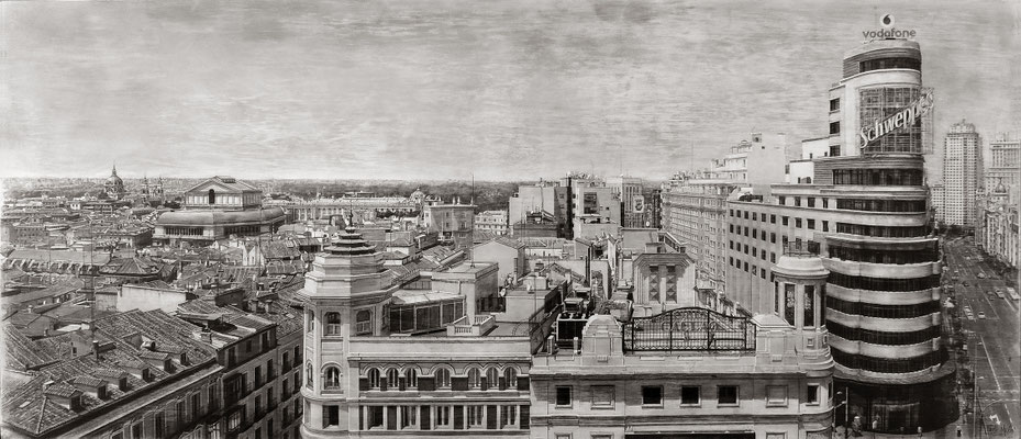 "Panorámica de Madrid desde Callao". Grafito sobre tabla / Graphite on board. 2023. 60x140 cm. Colección particular.