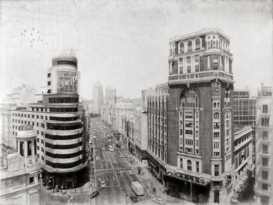 "Vencejos sobrevolando Madrid / Swifts flying over Madrid". Grafito y lápiz compuesto sobre tabla / Graphite and "Pierre Noir Conté" on board. 2024. 90x120 cm.  Colección particular.