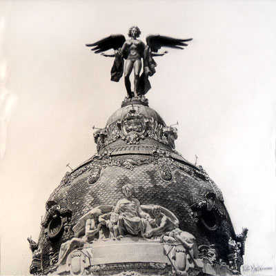 "La cúpula del Metrópolis". Grafito sobre tabla / Graphite on board. 2024. 40x40 cm.