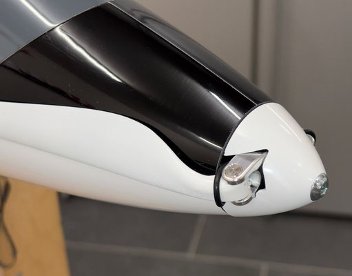 Rumpf, Antrieb sowie Klapp-Propeller "Montiert"