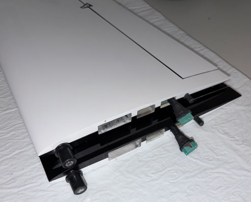 Tragflächen, MPX-Seckerverbindung zum Rumpf (Kabelbäume) und TF-Arretierung "Fertiggestellt"
