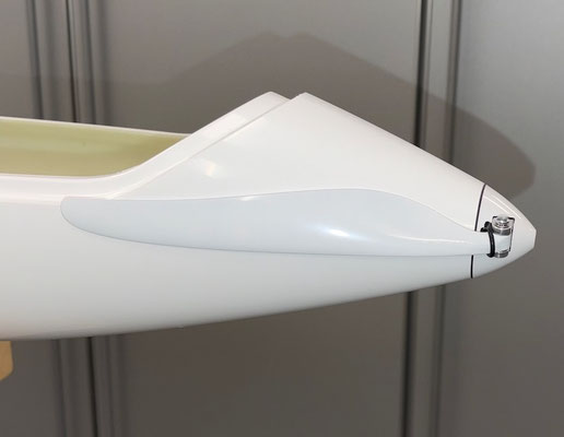 Rumpf, Spinner und Klapp-Propeller "Montiert"