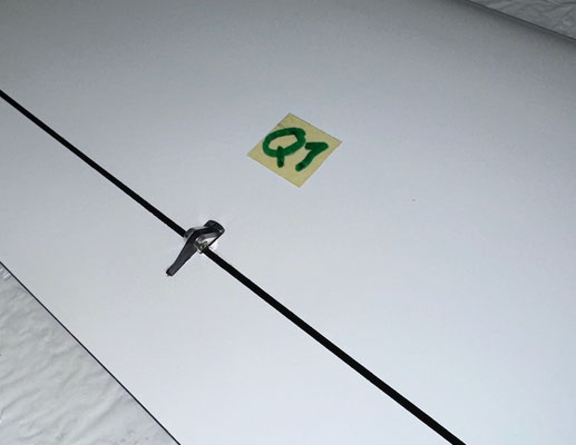 Tragflächen, Querruder-Servo 1 mit LDS-Halter und Anlenkung "Montiert"