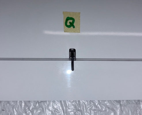 Tragflächen, Querruder-Servo mit Halter und Anlenkung "Montiert"