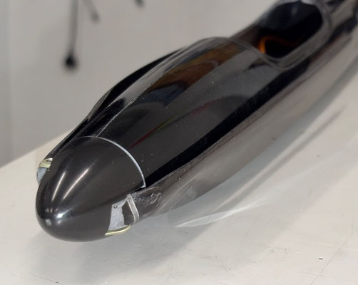 Rumpf, Antrieb mit Spinner sowie Klapp-Propeller "Montiert"
