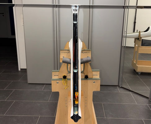 Rumpf, Höhenruder-Servo mit Anlenkung "Montiert"