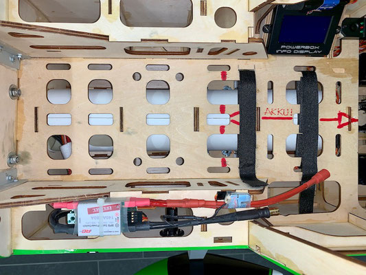 Rumpf, Umplatzierung Akkuweiche-/Display-/Schaltgeber um den CG-120mm ohne Blei im Heck zu erreichen!