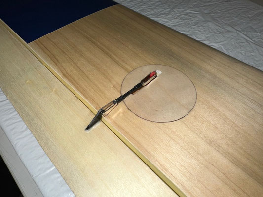 Tragfächen, Querruder-Servo-Abdeckung "Montiert"