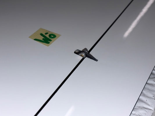 Tragflächen, Wölbklappen-Servo mit LDS-Halterung und Anlenkung "Montiert"