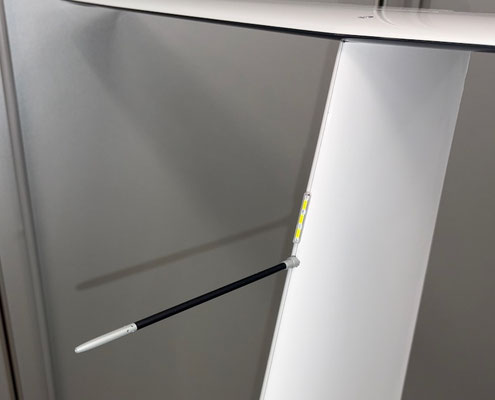 Rumpf, Pitot-Rohr mit Halter und Positionslicht "Montiert"