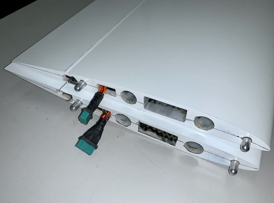 Tragflächen, Wurzel zum Rumpf mit MPX-Steckerverbindung "Ansicht"