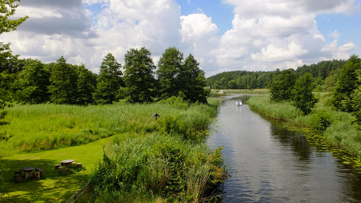 Templiner Kanal Wiesenhof (Foto: Heidrun Lorenz).