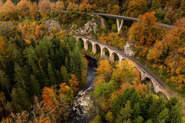 Tennet-Viadukt der Eisenbahn im Murgtal