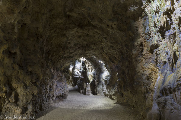 Gang in die Schertelsteinhöhle