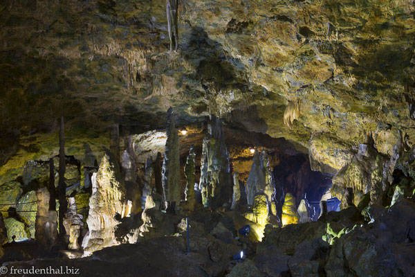 Tropfsteine in der Nebelhöhle