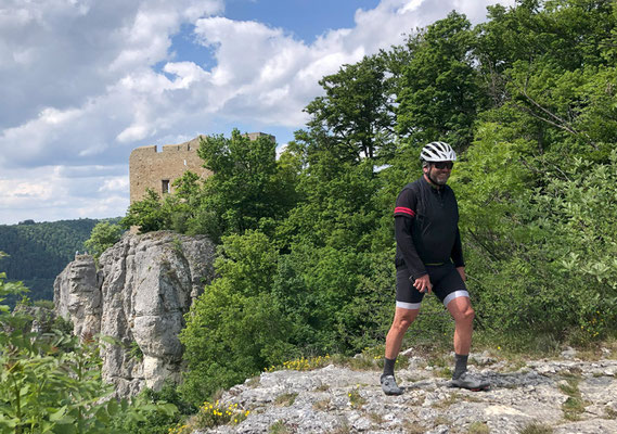 Blick vom Südostfels Richtung Burg Reußenstein "Der Riese Heim"