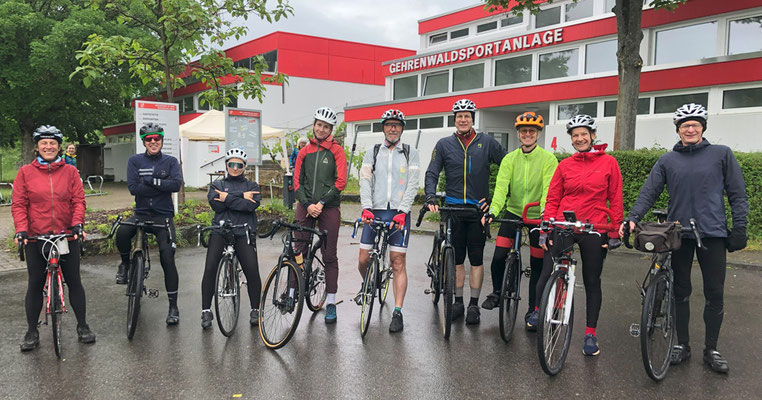 Größere Gruppe auf die 65 km Runde ca. 11:30