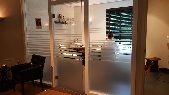 therme la mer raambelettering raamreclame raambestickering melkglasbelettering melkglasreclame