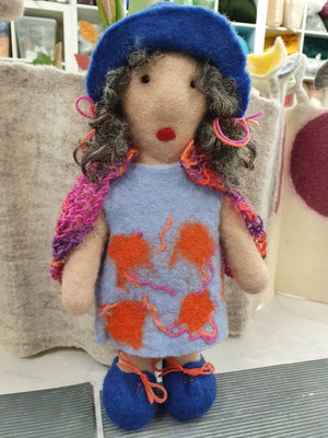 Gefilzte Waldorfpuppe von Heike Giesbert 