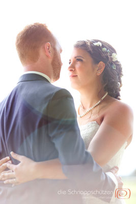 Die große Liebe heiraten, nichts schönes als das | (c) die Schnappschützen | #großeliebe #hochzeitsfotografie #hoczeitsreportage #storytelling #hochzeitsfotograf #weddingphotography #zülpichersee #strandhochzeit
