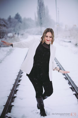 #nadinekapp #authorslife #portaitshootingköln #autorenbilder #autorenfotografie #künstlerfotografie | (c) die Schnappschützen