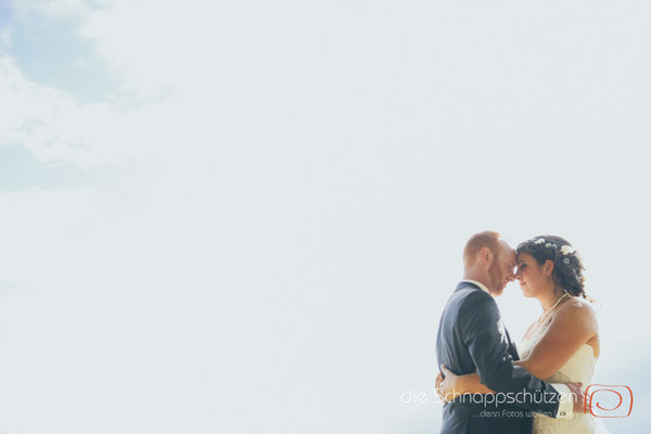 Die große Liebe heiraten, nichts schönes als das | (c) die Schnappschützen | #großeliebe #hochzeitsfotografie #hoczeitsreportage #storytelling #hochzeitsfotograf #weddingphotography #zülpichersee #strandhochzeit