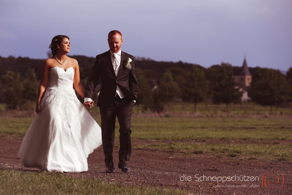 Die große Liebe heiraten, nichts schönes als das | (c) die Schnappschützen | #großeliebe #hochzeitsfotografie #hoczeitsreportage #storytelling #hochzeitsfotograf #weddingphotography #zülpichersee #strandhochzeit