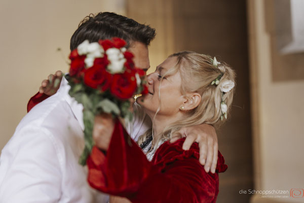 Corona-Hochzeit in Köln | #hochzeitköln #hochzeitsfotografieköln | (c) die Schnappschützen | www.schnappschuetzen.de