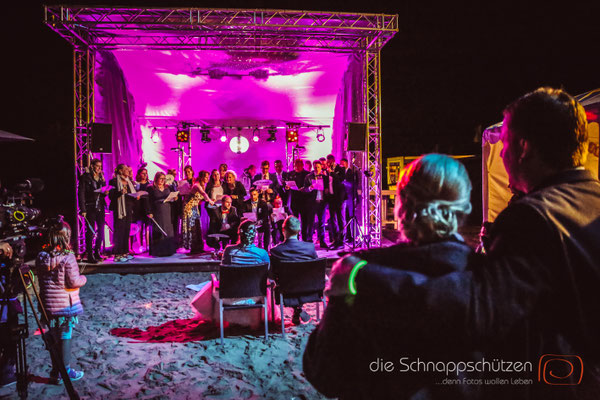 Die große Liebe heiraten, nichts schönes als das | (c) die Schnappschützen | #großeliebe #hochzeitsfotografie #hoczeitsreportage #storytelling #hochzeitsfotograf #weddingphotography #zülpichersee #strandhochzeit