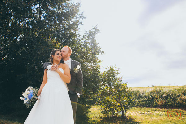 Die große Liebe heiraten, nichts schönes als das | (c) die Schnappschützen | #großeliebe #hochzeitsfotografie #hoczeitsreportage #storytelling #hochzeitsfotograf #weddingphotography #zülpichersee #strandhochzeit