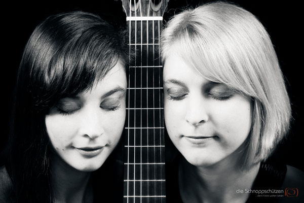 #künstlerfotos #künstlershooting #gitarrenduo #weimersisters #flamencoguitar | (c) die Schnappschützen