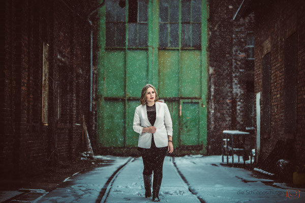 #nadinekapp #authorslife #portaitshootingköln #autorenbilder #autorenfotografie #künstlerfotografie | (c) die Schnappschützen